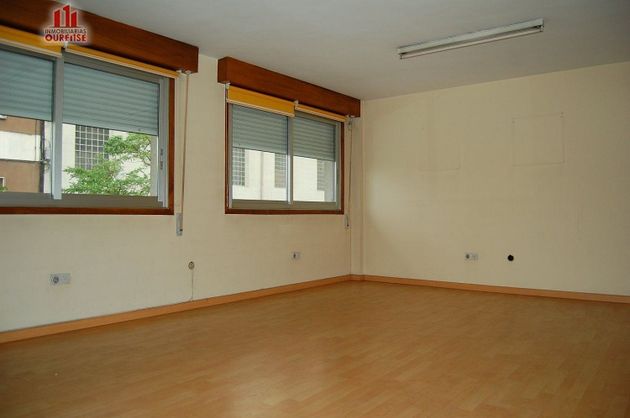 Foto 1 de Oficina en alquiler en Couto de 25 m²