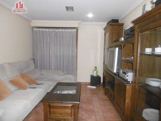 Foto 2 de Piso en venta en Barbadás de 4 habitaciones con garaje y balcón