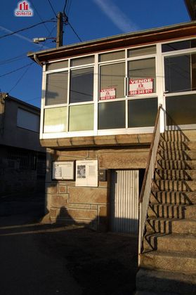 Foto 2 de Casa en venta en San Cibrao das Viñas de 2 habitaciones con garaje y balcón