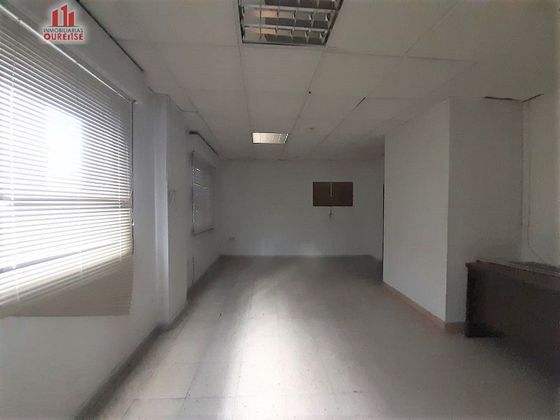 Foto 2 de Oficina en alquiler en Couto con terraza y ascensor