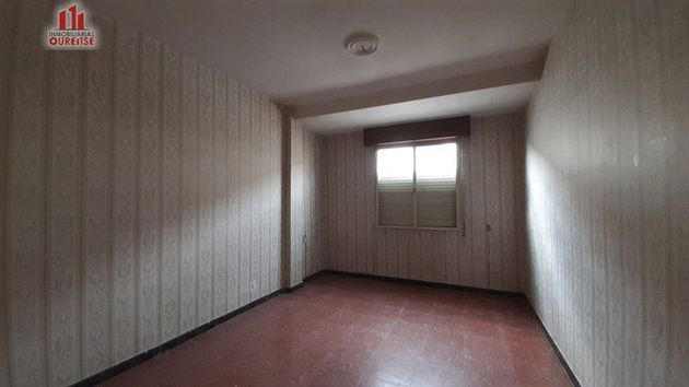 Foto 2 de Venta de piso en Centro - Ourense de 3 habitaciones con balcón
