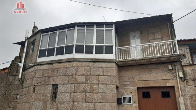Foto 1 de Casa en venta en Amoeiro de 3 habitaciones con balcón y calefacción