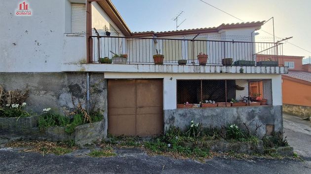 Foto 2 de Casa en venda a As Lagoas de 3 habitacions amb terrassa i calefacció