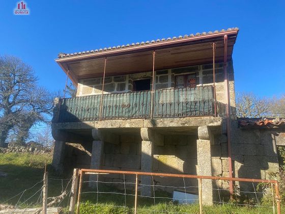 Foto 1 de Casa en venda a Nogueira de Ramuín de 3 habitacions amb jardí i balcó