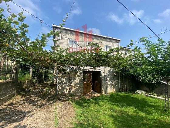 Foto 1 de Chalet en venta en Castrelo de Miño de 5 habitaciones con terraza y jardín