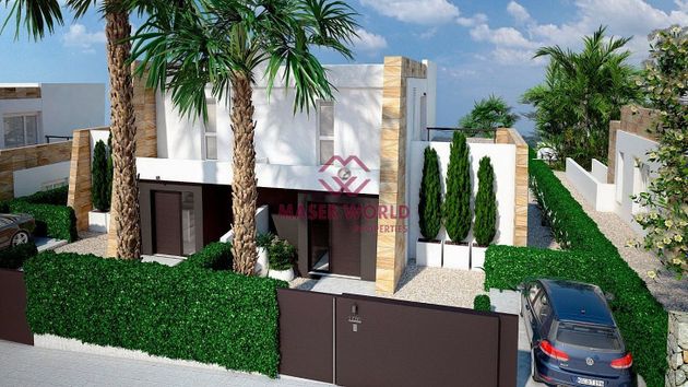 Foto 1 de Casa en venta en Algorfa de 3 habitaciones con terraza y piscina