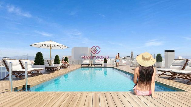 Foto 1 de Venta de piso en Florida Baja de 4 habitaciones con terraza y piscina