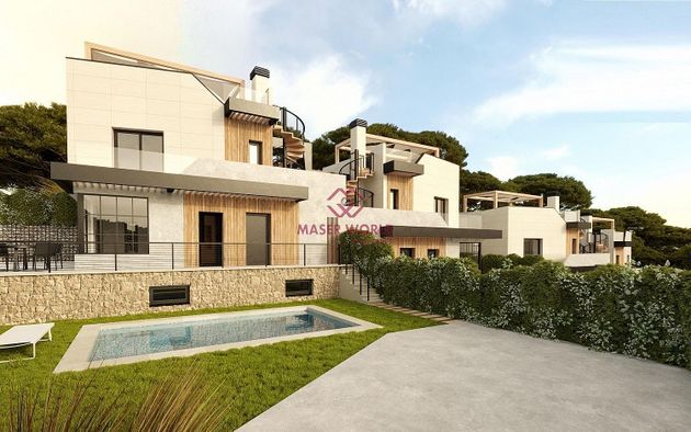 Foto 1 de Casa adossada en venda a Polop de 3 habitacions amb terrassa i piscina