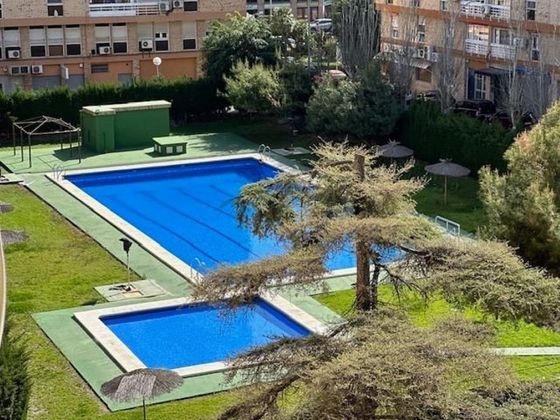 Foto 1 de Pis en venda a Alipark de 3 habitacions amb terrassa i piscina