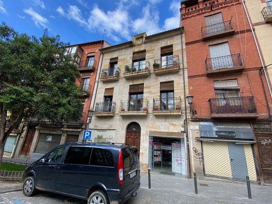 Foto 2 de Dúplex en venda a calle Costanilla de 4 habitacions amb garatge i balcó