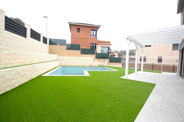 Foto 1 de Casa en venda a Residencial de 4 habitacions amb terrassa i piscina