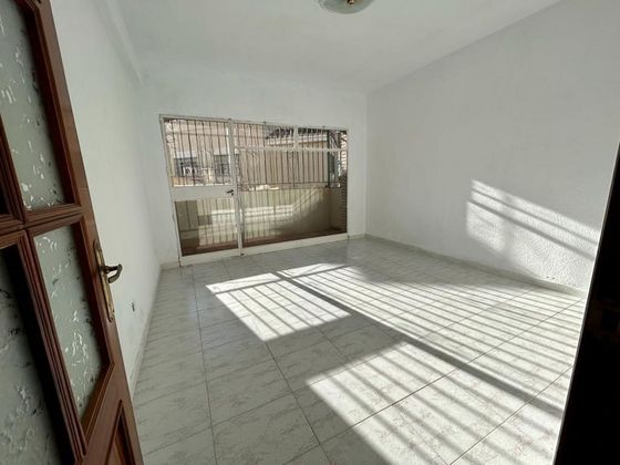 Foto 2 de Piso en venta en Pedregalejo de 3 habitaciones con terraza y garaje
