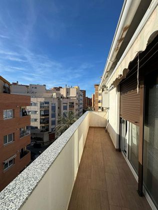 Foto 2 de Venta de piso en Girón - Las Delicias - Tabacalera de 2 habitaciones con terraza y ascensor
