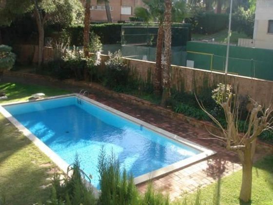 Foto 1 de Piso en venta en Pedralbes de 8 habitaciones con terraza y piscina
