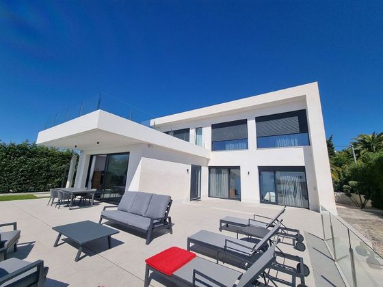 Foto 1 de Venta de casa en Zona Levante - Playa Fossa de 5 habitaciones con piscina y jardín