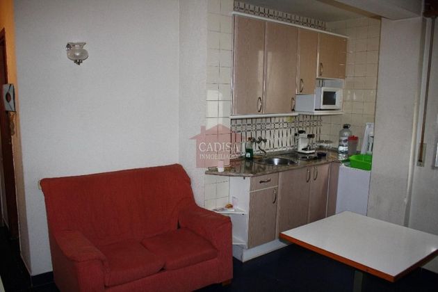 Foto 2 de Alquiler de piso en calle Isidro Segovia de 1 habitación con muebles y calefacción