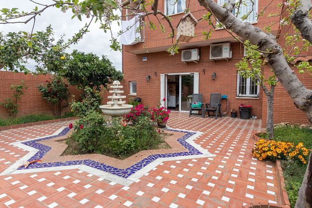 Foto 1 de Casa adosada en venta en calle Mas D'en Vernet de 5 habitaciones con terraza y piscina
