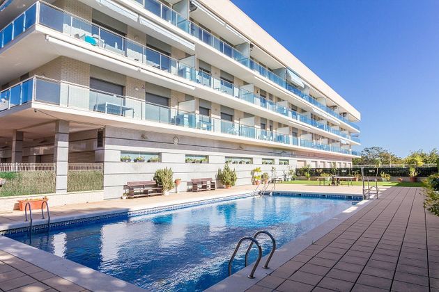 Foto 2 de Piso en venta en calle Riu Brugent de 3 habitaciones con terraza y piscina
