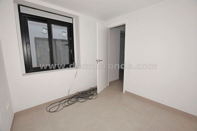 Foto 2 de Piso en venta en Ronda de 3 habitaciones con terraza y garaje