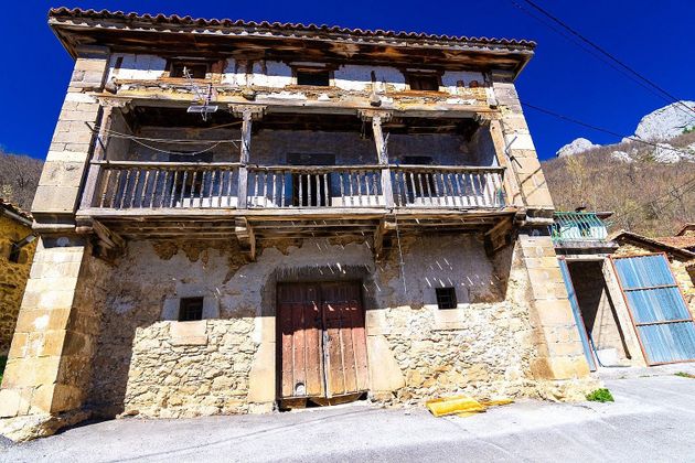 Foto 2 de Xalet en venda a barrio Dobres de 5 habitacions amb terrassa