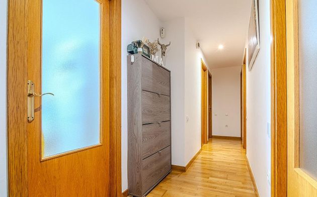 Foto 2 de Venta de piso en Castañeda de 3 habitaciones con terraza y garaje