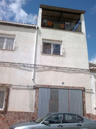 Foto 2 de Chalet en venta en calle Herencia de 7 habitaciones con terraza y balcón