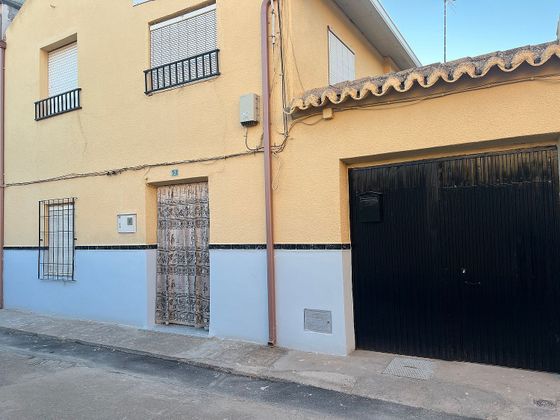 Foto 2 de Casa en venta en calle Juan Ramon Jimenez de 4 habitaciones con aire acondicionado