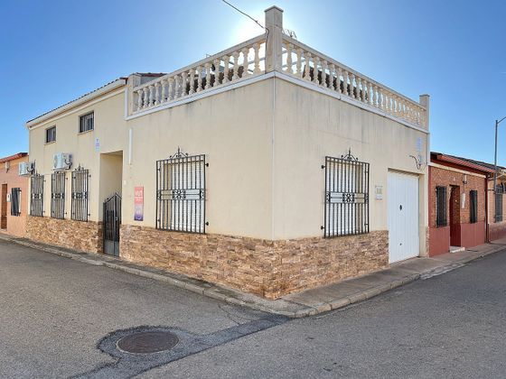 Foto 2 de Venta de casa adosada en calle Poniente de 3 habitaciones con terraza y garaje