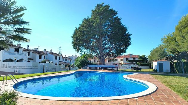 Foto 1 de Alquiler de casa en Costa Daurada - Sant Gaietà de 1 habitación con terraza y piscina
