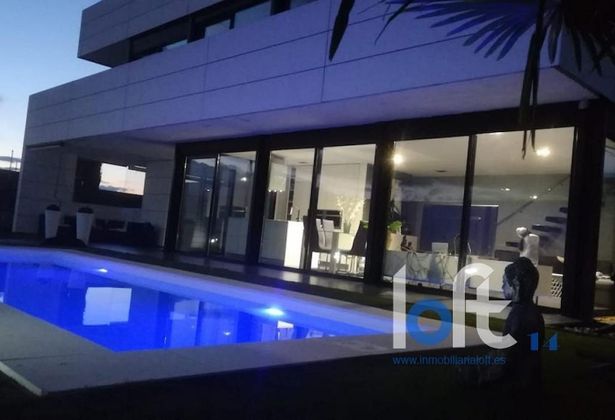 Foto 2 de Chalet en venta en Roales de 3 habitaciones con terraza y piscina