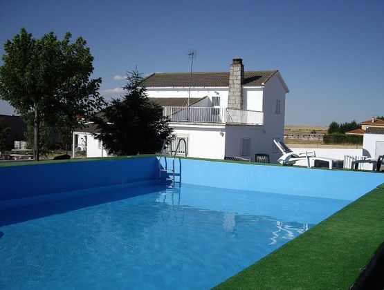 Foto 1 de Xalet en venda a Miranda de Azán de 4 habitacions amb terrassa i piscina