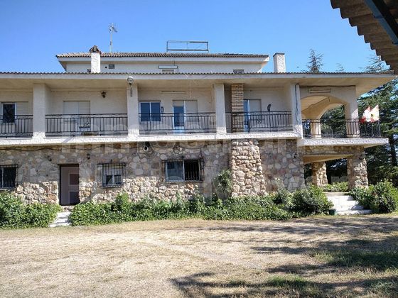 Foto 1 de Chalet en venta en Castellanos de Villiquera de 11 habitaciones con terraza y jardín