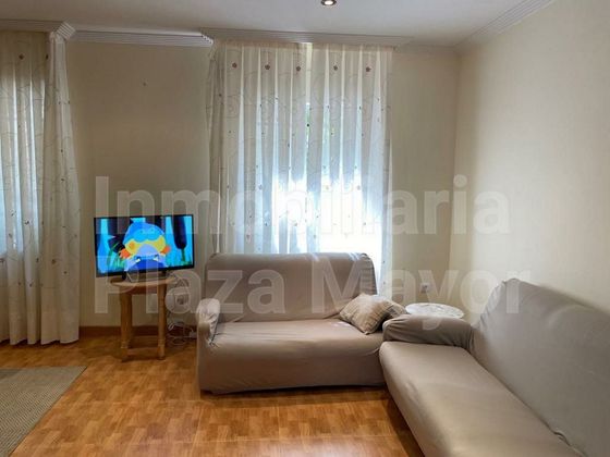 Foto 1 de Pis en lloguer a Vidal de 4 habitacions amb mobles i calefacció