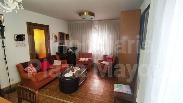 Foto 2 de Casa adossada en venda a Pizarrales de 4 habitacions amb terrassa i garatge
