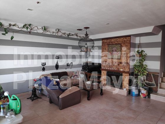 Foto 1 de Casa adossada en venda a Monterrubio de Armuña de 3 habitacions amb piscina i garatge