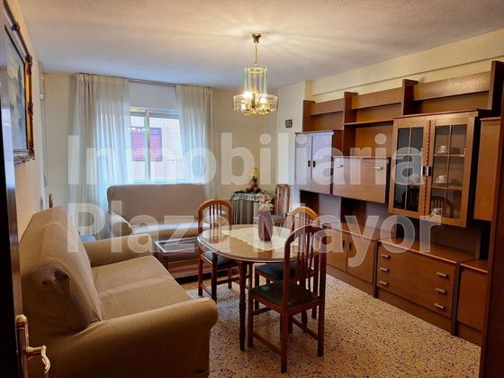 Foto 1 de Pis en venda a Pizarrales de 3 habitacions amb balcó i calefacció