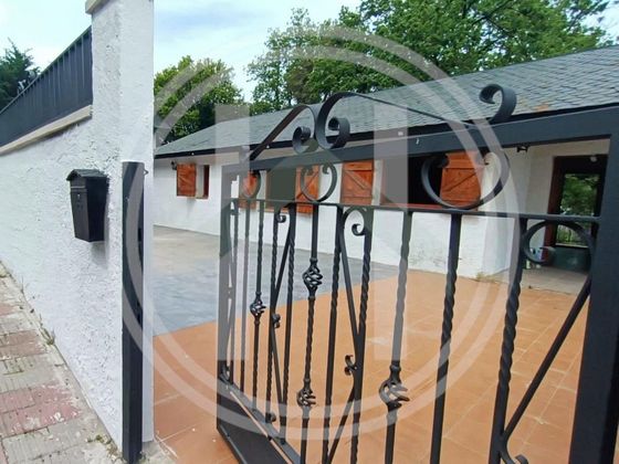 Foto 2 de Xalet en venda a Vallgorguina de 4 habitacions amb terrassa i jardí