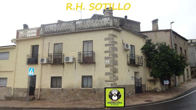 Foto 1 de Casa adosada en venta en carretera Mijares de 4 habitaciones con terraza y piscina