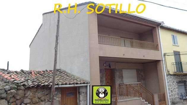 Foto 1 de Casa adosada en venta en calle Pacheco de 5 habitaciones con terraza y garaje