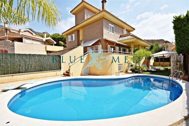 Foto 1 de Chalet en venta en avenida Pedro López Meca de 5 habitaciones con terraza y piscina