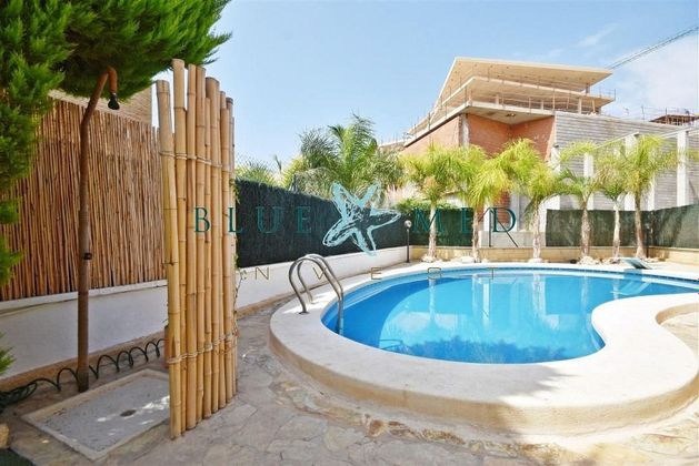 Foto 2 de Chalet en venta en avenida Pedro López Meca de 5 habitaciones con terraza y piscina