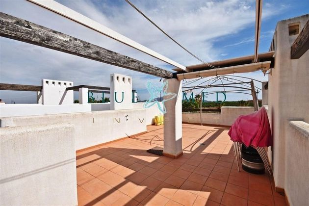 Foto 2 de Ático en venta en calle Albahaca de 2 habitaciones con terraza y piscina