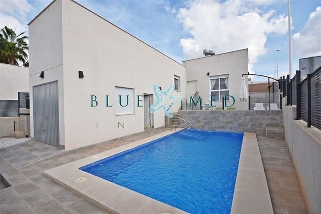 Foto 1 de Xalet en venda a calle Cabriolé de 2 habitacions amb terrassa i piscina