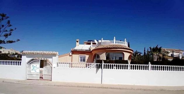 Foto 1 de Chalet en venta en Mazarrón ciudad de 2 habitaciones con terraza y piscina