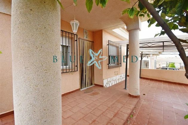Foto 2 de Xalet en venda a calle Cabo de Santa Pola de 3 habitacions amb terrassa i jardí