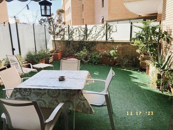 Foto 1 de Piso en venta en El Poble Sec de 4 habitaciones con terraza y garaje