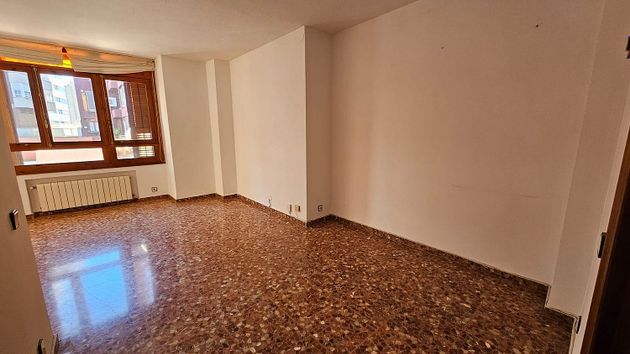 Foto 1 de Piso en venta en Casco Antiguo - Centro de 3 habitaciones con terraza y garaje