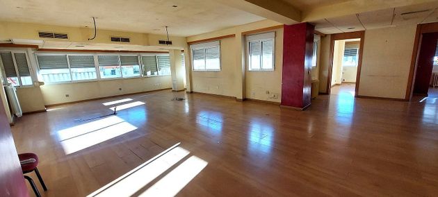 Foto 1 de Piso en venta en Casco Antiguo - Centro de 4 habitaciones con aire acondicionado y calefacción