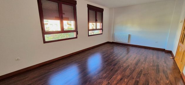Foto 2 de Venta de piso en San Roque - Ronda norte de 3 habitaciones con garaje y aire acondicionado