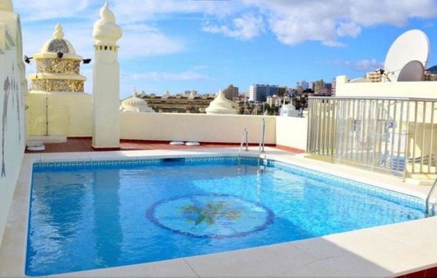 Foto 2 de Àtic en lloguer a Puerto Marina de 3 habitacions amb terrassa i piscina